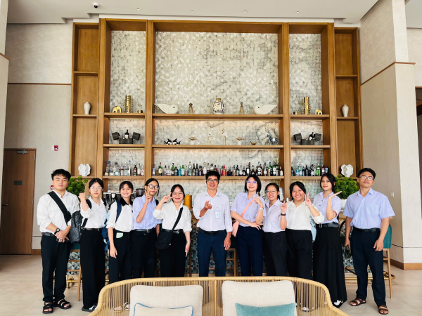 CHUYẾN THAM QUAN THỰC TẾ TẠI VILLA LE CORAIL - GRAN MELIÁ NHA TRANG CỦA TÂN SINH VIÊN KHOA NGOẠI NGỮ 2025