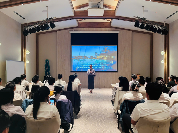 CHUYẾN THAM QUAN THỰC TẾ TẠI VILLA LE CORAIL - GRAN MELIÁ NHA TRANG CỦA TÂN SINH VIÊN KHOA NGOẠI NGỮ 2025