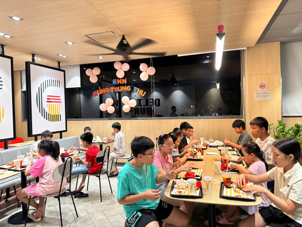 CÔNG ĐOÀN KHOA NGOẠI NGỮ TỔ CHỨC CHƯƠNG TRÌNH TRUNG THU Ý NGHĨA CHO CON EM CÁN BỘ, GIẢNG VIÊN