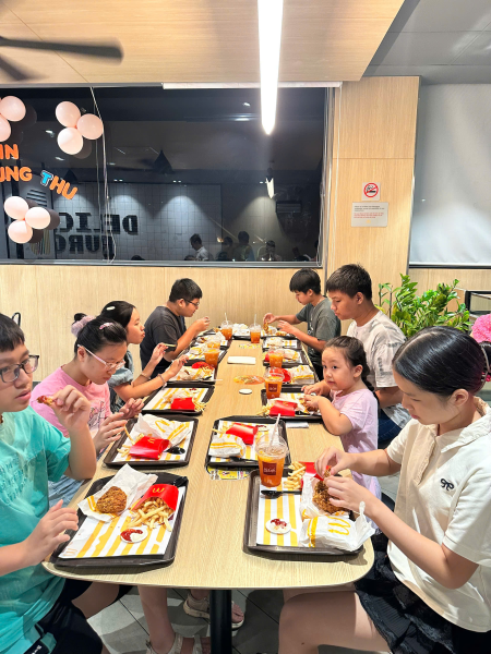 CÔNG ĐOÀN KHOA NGOẠI NGỮ TỔ CHỨC CHƯƠNG TRÌNH TRUNG THU Ý NGHĨA CHO CON EM CÁN BỘ, GIẢNG VIÊN