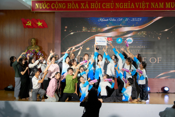 HỘI DIỄN VĂN NGHỆ CHÀO MỪNG NGÀY NHÀ GIÁO VIỆT NAM 20/11 - GIAI ĐIỆU TRI ÂN