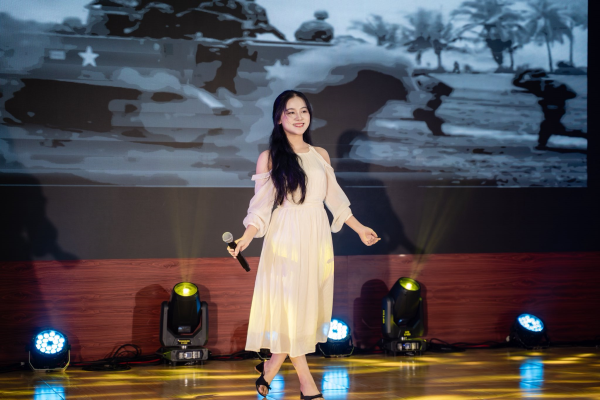  ĐÊM CÔNG DIỄN VĂN NGHỆ CẤP TRƯỜNG - VIẾT TIẾP LỜI TRI ÂN - SẮC MÀU NGOẠI NGỮ