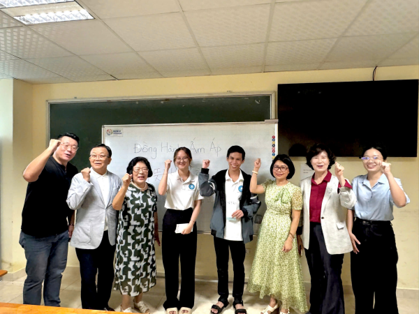 NHÀ THỜ TIN LÀNH HÀN QUỐC TRUNG TÂM NHA TRANG ĐỒNG HÀNH ẤM ÁP CÙNG SINH VIÊN KHOA NGOẠI NGỮ