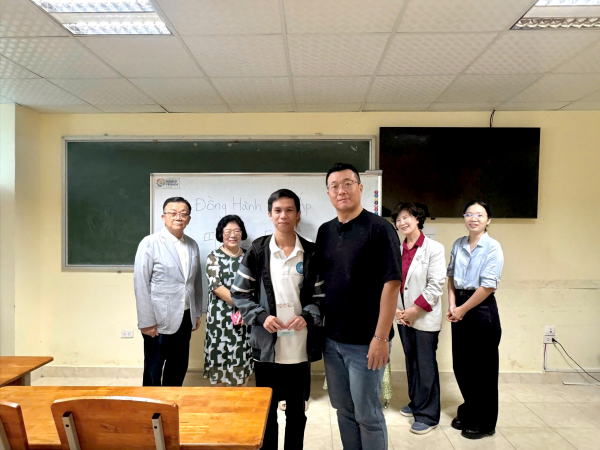 NHÀ THỜ TIN LÀNH HÀN QUỐC TRUNG TÂM NHA TRANG ĐỒNG HÀNH ẤM ÁP CÙNG SINH VIÊN KHOA NGOẠI NGỮ