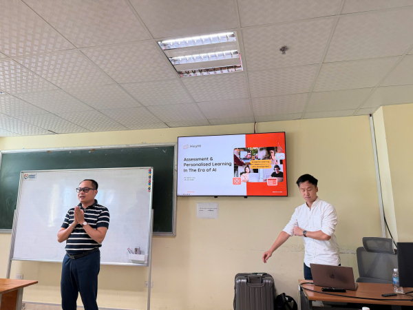 KHOA NGOẠI NGỮ TỔ CHỨC TẬP HUẤN CHUYÊN ĐỀ “ASSESSMENT & PERSONALISED LEARNING IN THE ERA OF AI” TẠI LAB 2