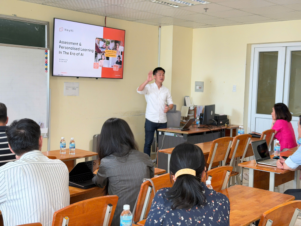 KHOA NGOẠI NGỮ TỔ CHỨC TẬP HUẤN CHUYÊN ĐỀ “ASSESSMENT & PERSONALISED LEARNING IN THE ERA OF AI” TẠI LAB 2