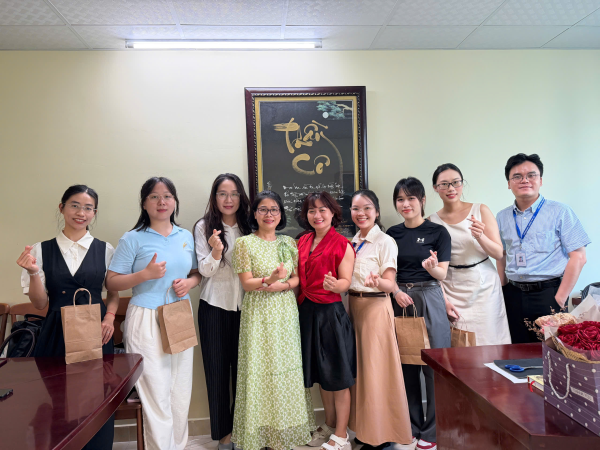 KHOA NGOẠI NGỮ ĐÓN TIẾP HỌC VIÊN TRUNG QUỐC ĐẾN THỰC TẬP GIẢNG DẠY