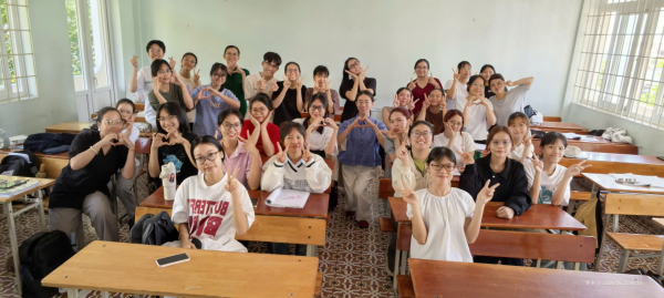 LỄ TRAO CHỨNG NHẬN THỰC TẬP CHO HỌC VIÊN CAO HỌC QUỐC TẾ TẠI KHOA NGOẠI NGỮ