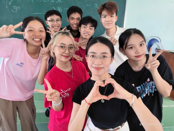 LỄ TRAO CHỨNG NHẬN THỰC TẬP CHO HỌC VIÊN CAO HỌC QUỐC TẾ TẠI KHOA NGOẠI NGỮ