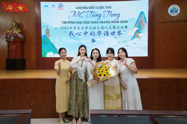 LỄ TRAO CHỨNG NHẬN THỰC TẬP CHO HỌC VIÊN CAO HỌC QUỐC TẾ TẠI KHOA NGOẠI NGỮ