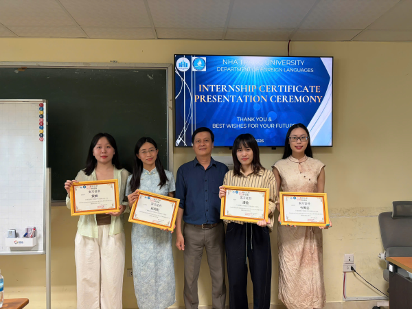 LỄ TRAO CHỨNG NHẬN THỰC TẬP CHO HỌC VIÊN CAO HỌC QUỐC TẾ TẠI KHOA NGOẠI NGỮ