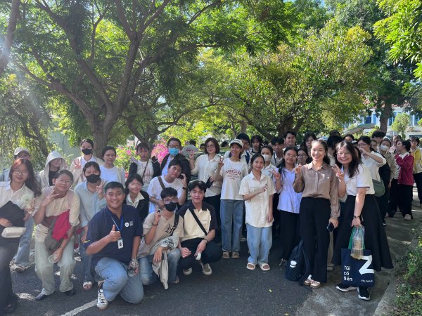 KHOA NGOẠI NGỮ ĐỒNG HÀNH CÙNG TÂN SINH VIÊN K68