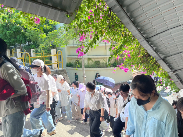 KHOA NGOẠI NGỮ ĐỒNG HÀNH CÙNG TÂN SINH VIÊN K68