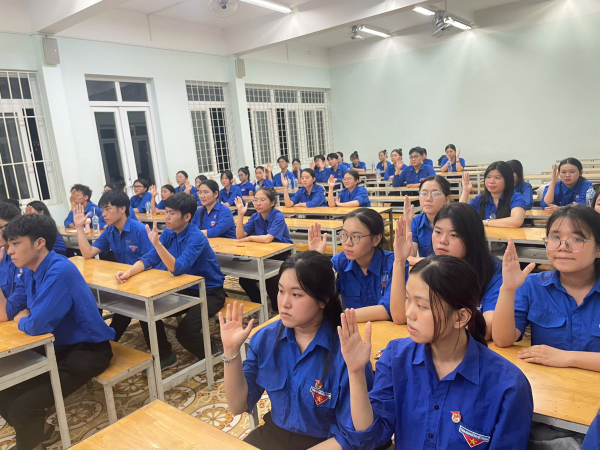 CHI ĐOÀN 67.NNA-1 TỔ CHỨC CHƯƠNG TRÌNH ĐẠI HỘI MẪU