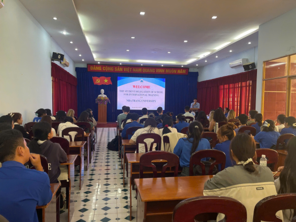 GIAO LƯU VỚI ĐOÀN SINH VIÊN SIT (HOA KỲ) - KHI NHA TRANG KẾT NỐI BẠN BÈ QUỐC TẾ