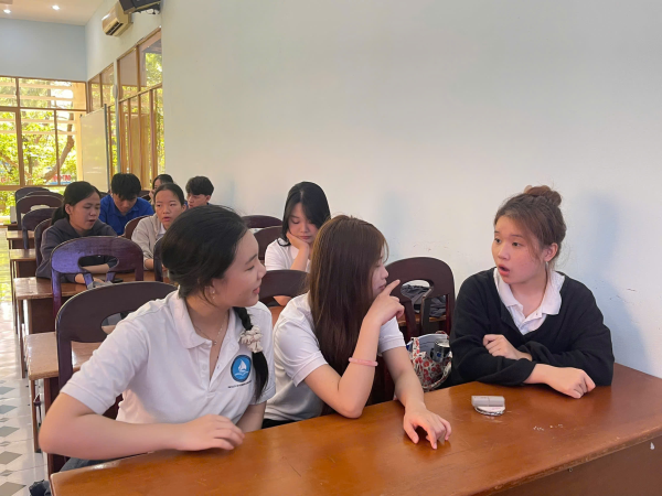 GIAO LƯU VỚI ĐOÀN SINH VIÊN SIT (HOA KỲ) - KHI NHA TRANG KẾT NỐI BẠN BÈ QUỐC TẾ