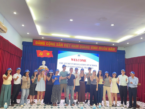 GIAO LƯU VỚI ĐOÀN SINH VIÊN SIT (HOA KỲ) - KHI NHA TRANG KẾT NỐI BẠN BÈ QUỐC TẾ