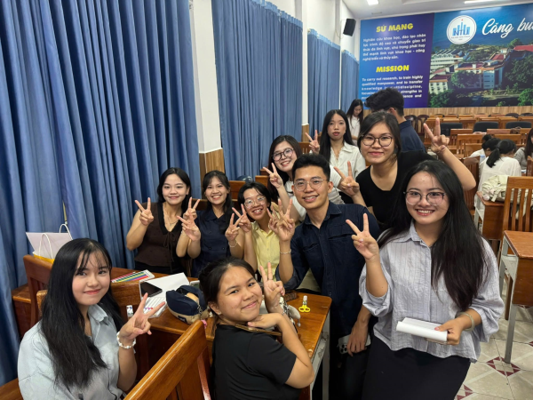 BUỔI SINH HOẠT CHỦ ĐỀ "HOA NỞ TRĂNG TRÒN" - CLB TIẾNG TRUNG TRƯỜNG ĐẠI HỌC NHA TRANG