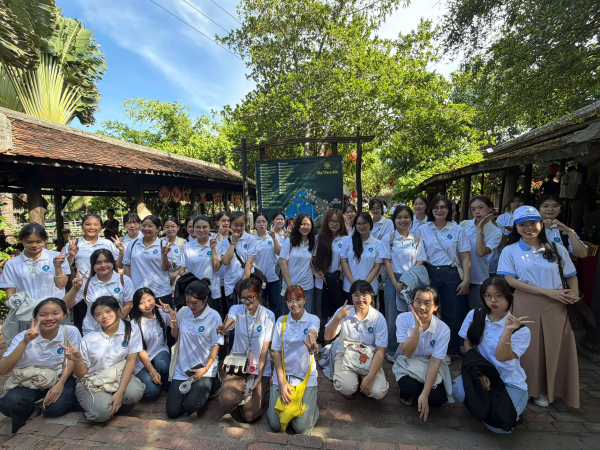 CHI ĐOÀN 68.NNA-1, 68.NNA-2, 68.NNTQ TRẢI NGHIỆM VĂN HÓA TRUYỀN THỐNG TẠI NHA TRANG XƯA
