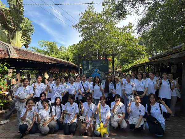 CHI ĐOÀN 68.NNA-1, 68.NNA-2, 68.NNTQ TRẢI NGHIỆM VĂN HÓA TRUYỀN THỐNG TẠI NHA TRANG XƯA