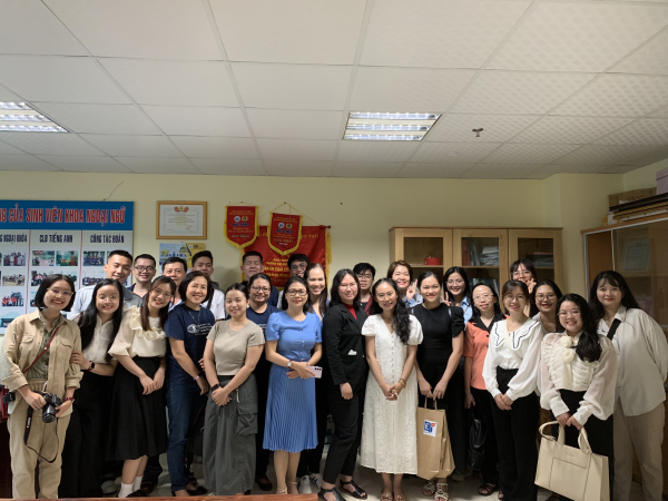 SỰ KIỆN GIAO LƯU THÀNH CÔNG GIỮA ĐOÀN THỰC TẬP SINH CAO HỌC TESOL KHÓA 2022 CỦA ĐẠI HỌC KHOA HỌC XÃ HỘI VÀ NHÂN VĂN - ĐH QUỐC GIA TP. HỒ CHÍ MINH VÀ KHOA NGOẠI NGỮ ĐẠI HỌC NHA TRANG