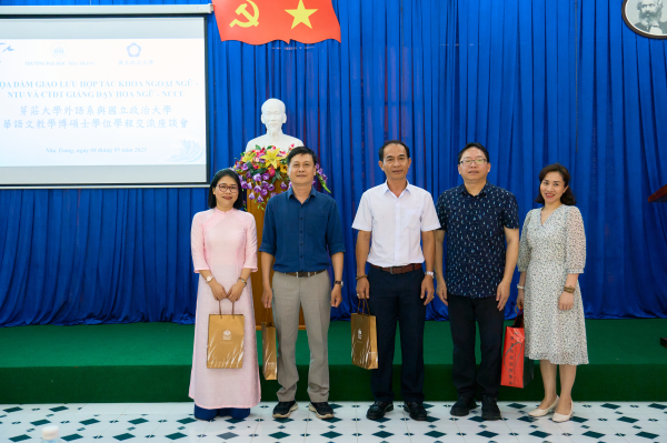 KHOA NGOẠI NGỮ TIẾP ĐÓN VÀ GIAO LƯU VỚI ĐOÀN ĐẠI HỌC QUỐC LẬP CHÍNH TRỊ