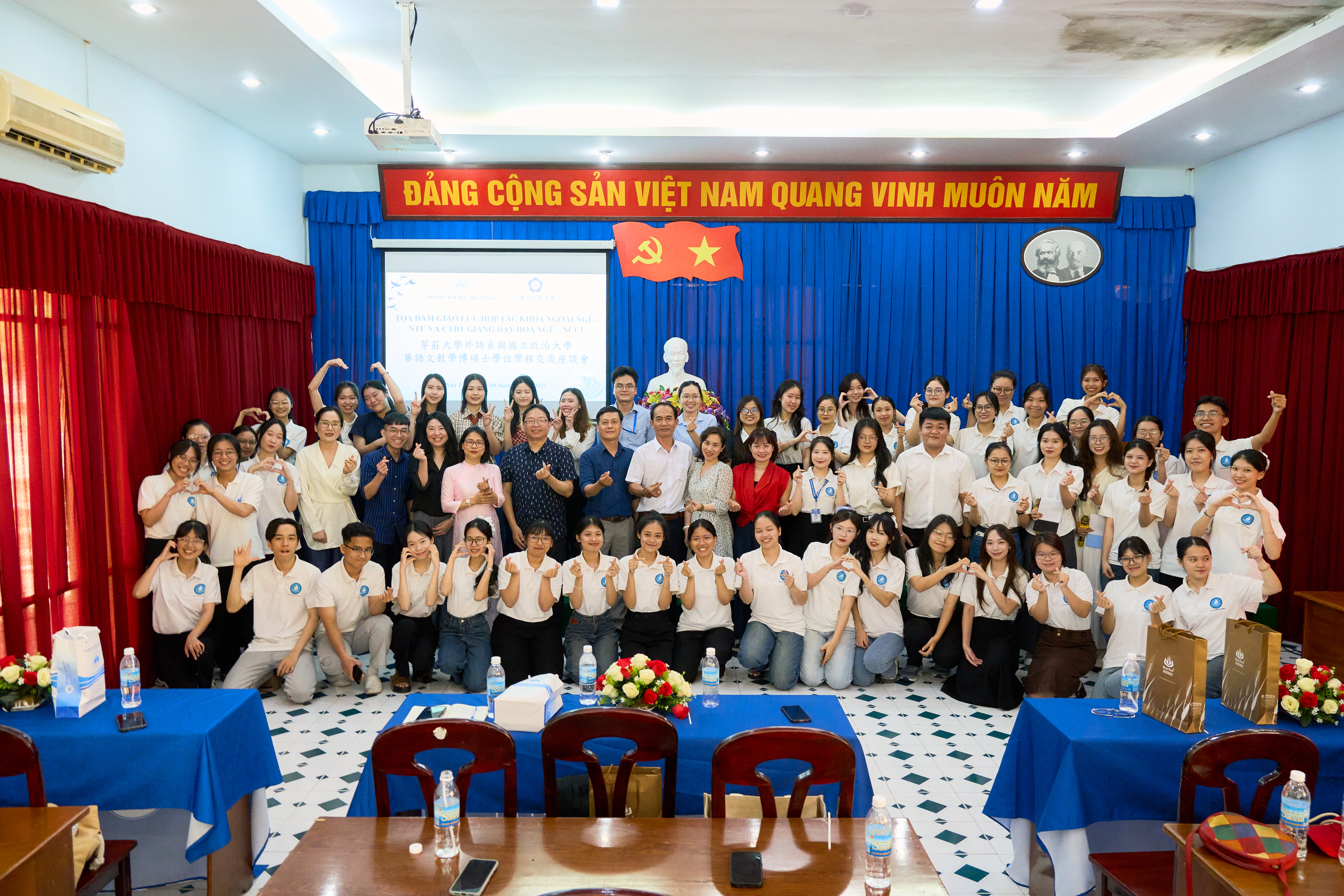 KHOA NGOẠI NGỮ TIẾP ĐÓN VÀ GIAO LƯU VỚI ĐOÀN ĐẠI HỌC QUỐC LẬP CHÍNH TRỊ