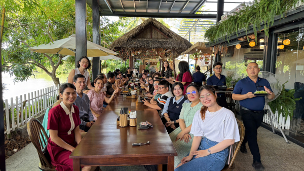 Công Đoàn Khoa Ngoại Ngữ và Trung Tâm Ngoại Ngữ Tổ Chức Chương Trình Mừng Ngày Gia Đình Việt Nam Tại Champa Island