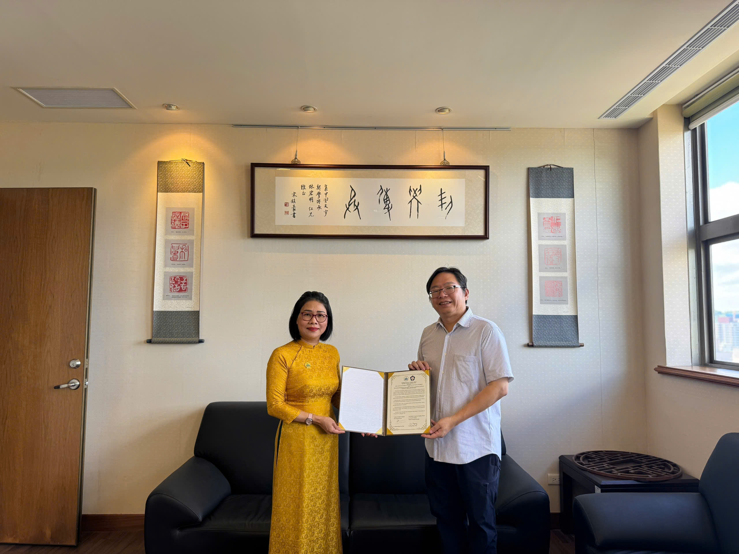 LÃNH ĐẠO VÀ GIẢNG VIÊN KHOA NGOẠI NGỮ THAM DỰ TỌA ĐÀM GIAO LƯU HỢP TÁC TẠI ĐẠI HỌC QUỐC LẬP CHENGCHI, ĐÀI LOAN (NCCU)